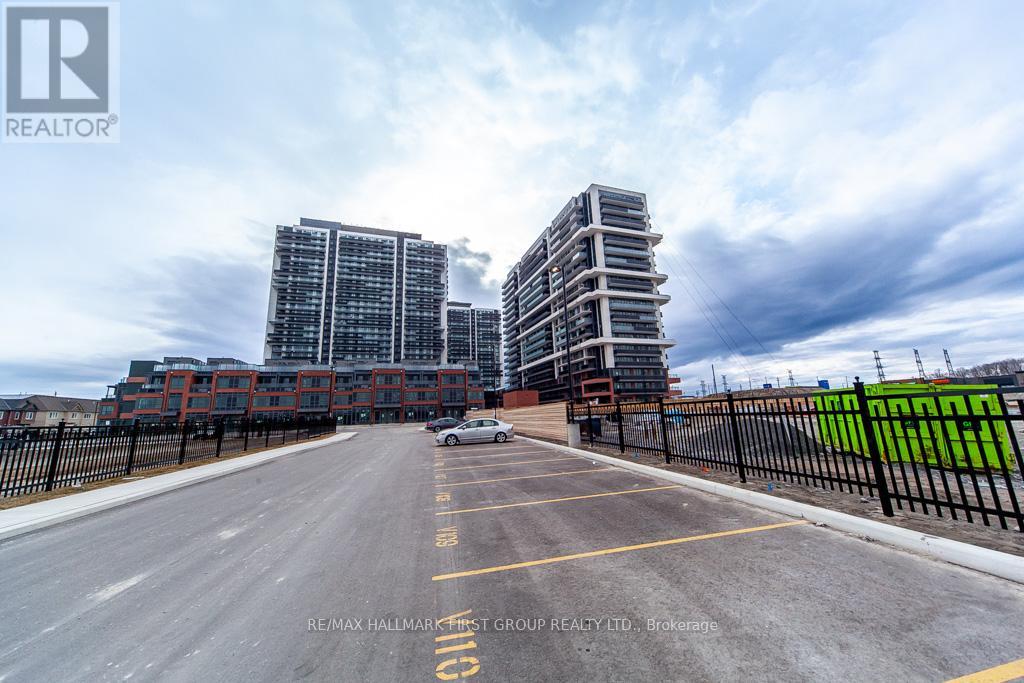 2601 2545 Simcoe Street N