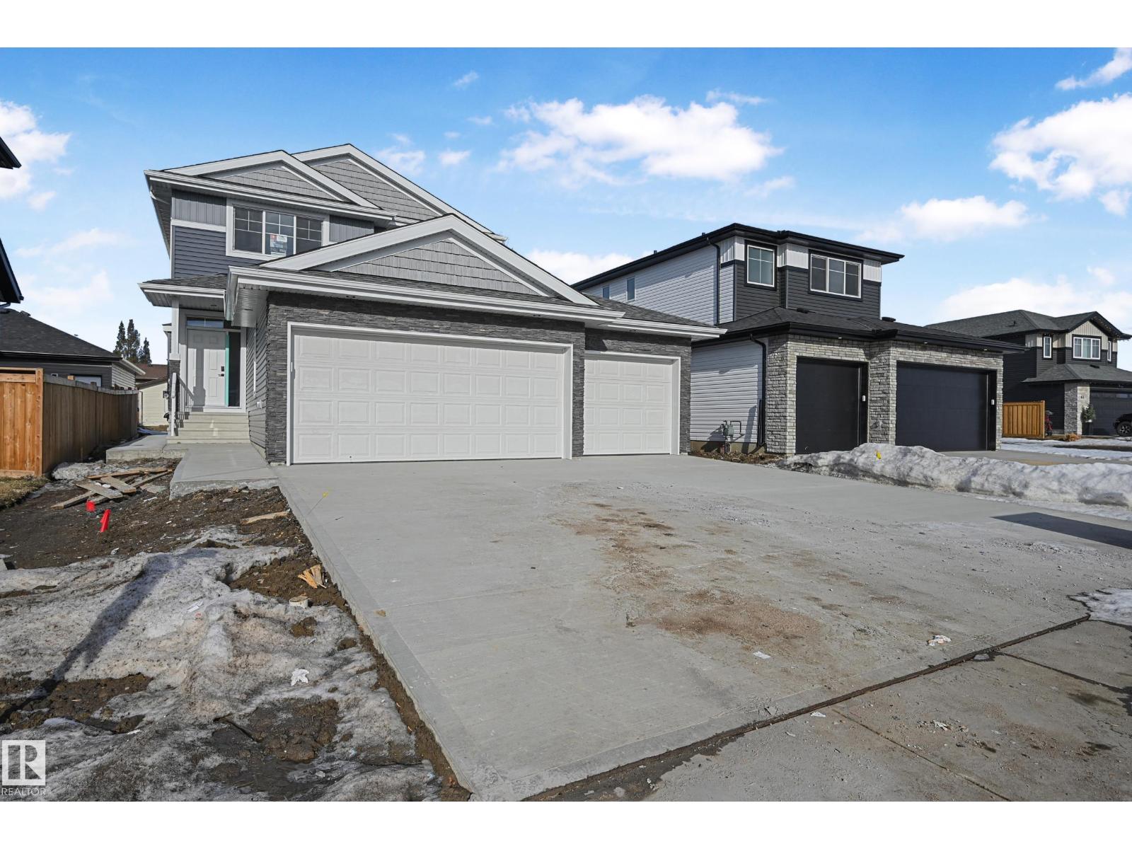 76 Maple Cr