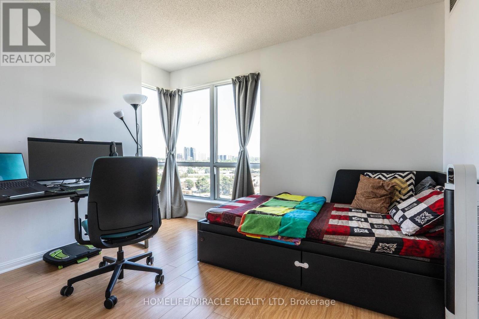 1506 1 Lee Centre Drive