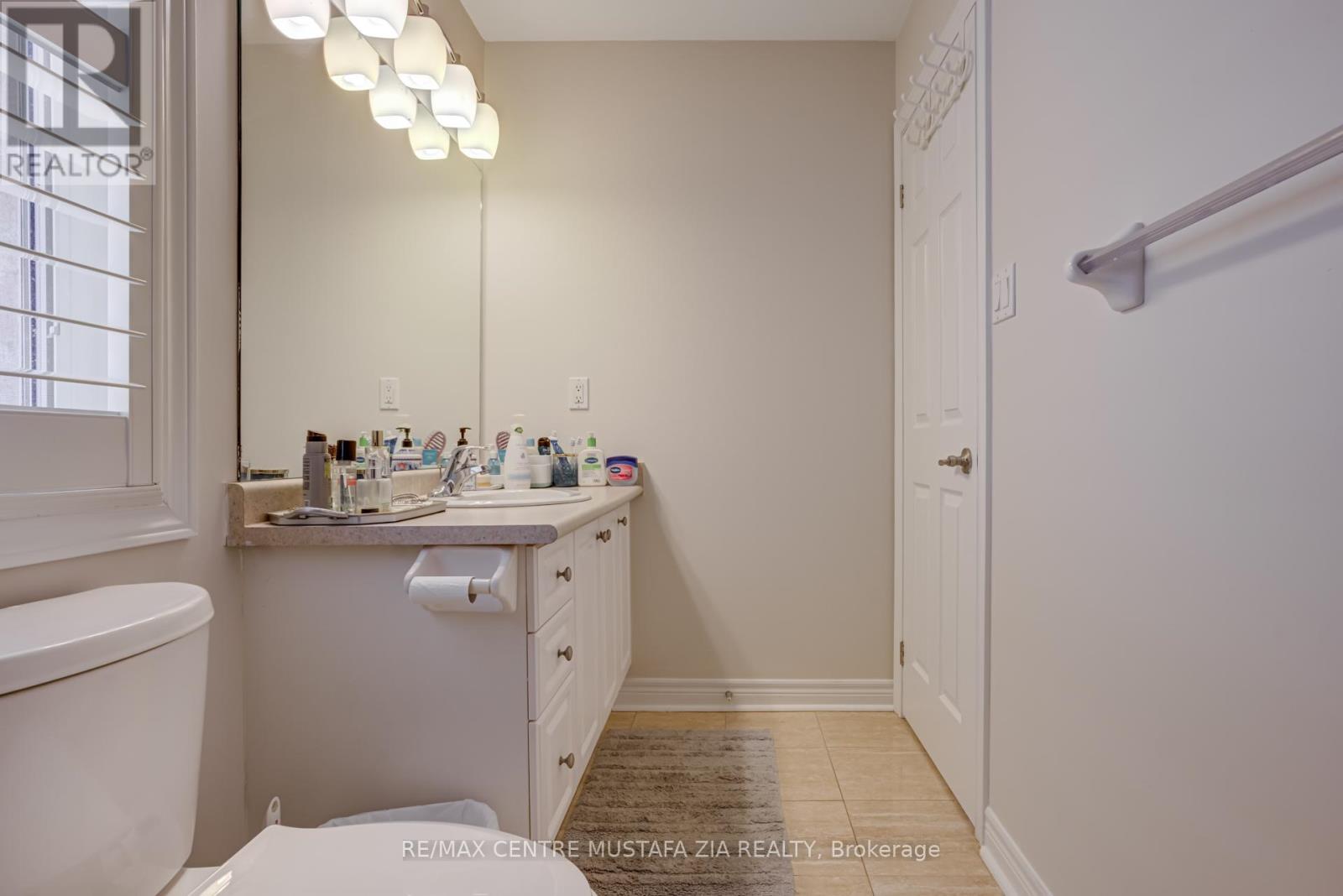 2522 Lyndhurst Drive
