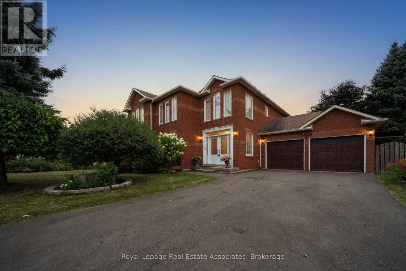 3723 Trelawny Circle