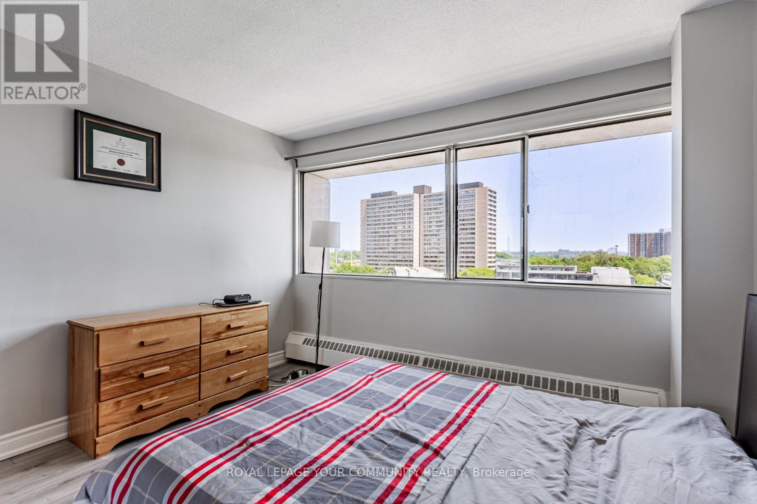 912 10 Sunny Glenway