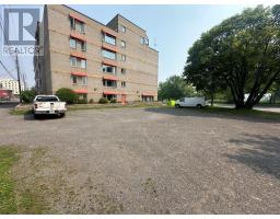 235 Ross Street, Thunder Bay, ON P7E1B4 Photo 3