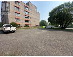 235 Ross Street, Thunder Bay, ON P7E1B4 Photo 4