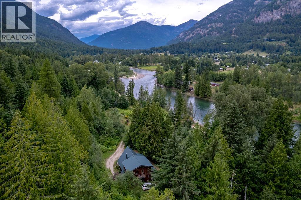 2987 Slocan Valley Road W Road