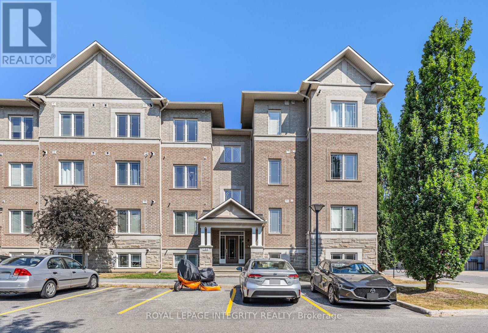 8 188 Paseo Private