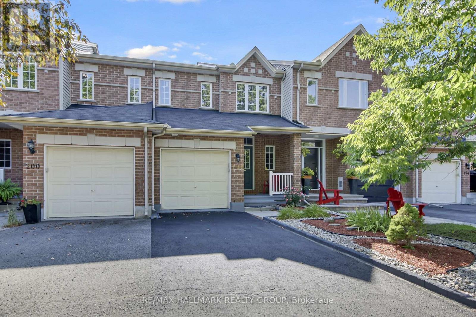 198 Tandalee Crescent