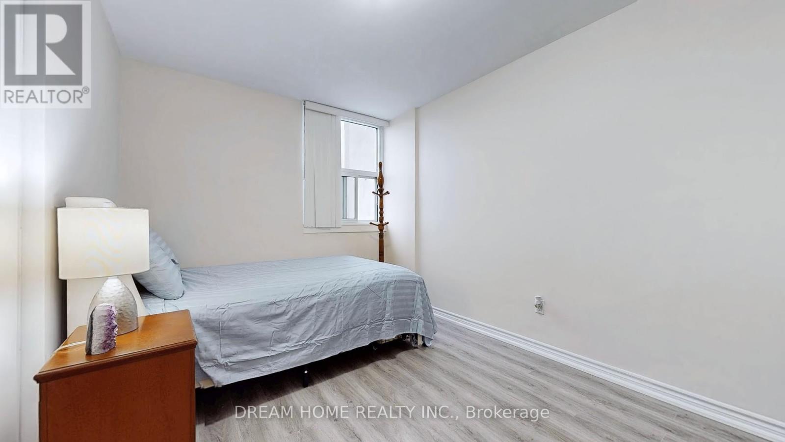 1815 5 Massey Square