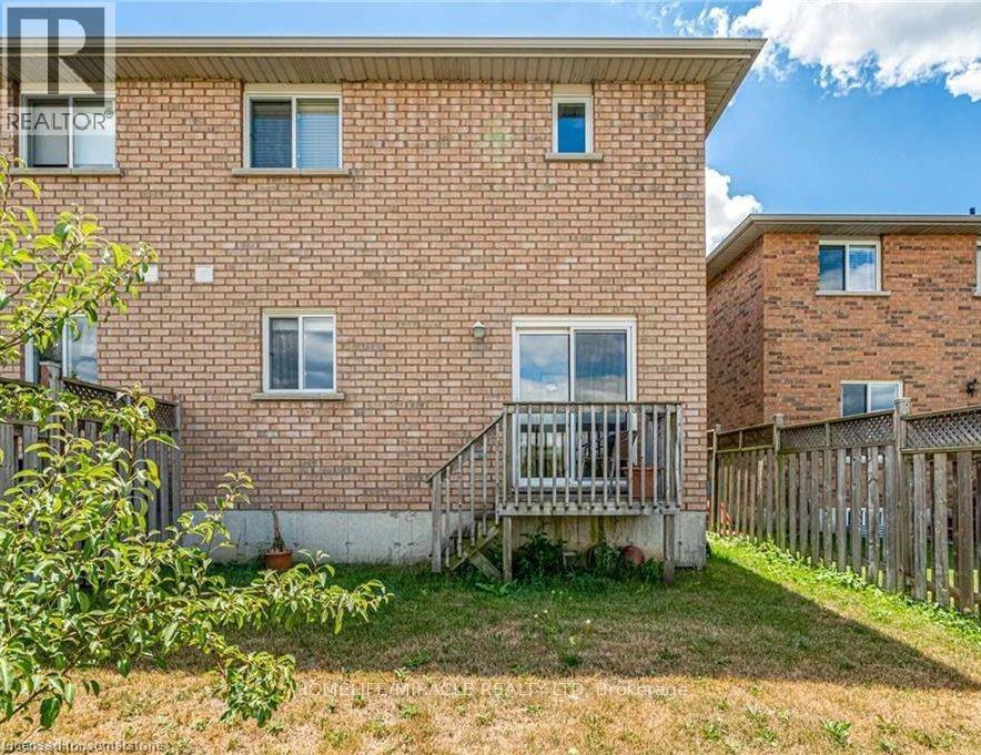 12 Jonathon Court