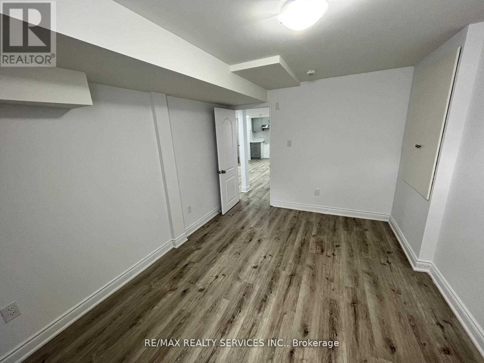 Bsmt 35 Seahorse Avenue
