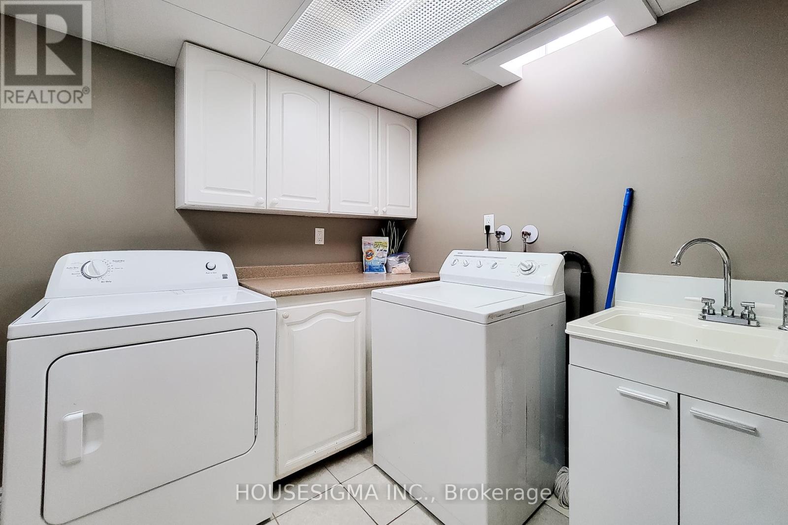 3111 Cantelon Crescent