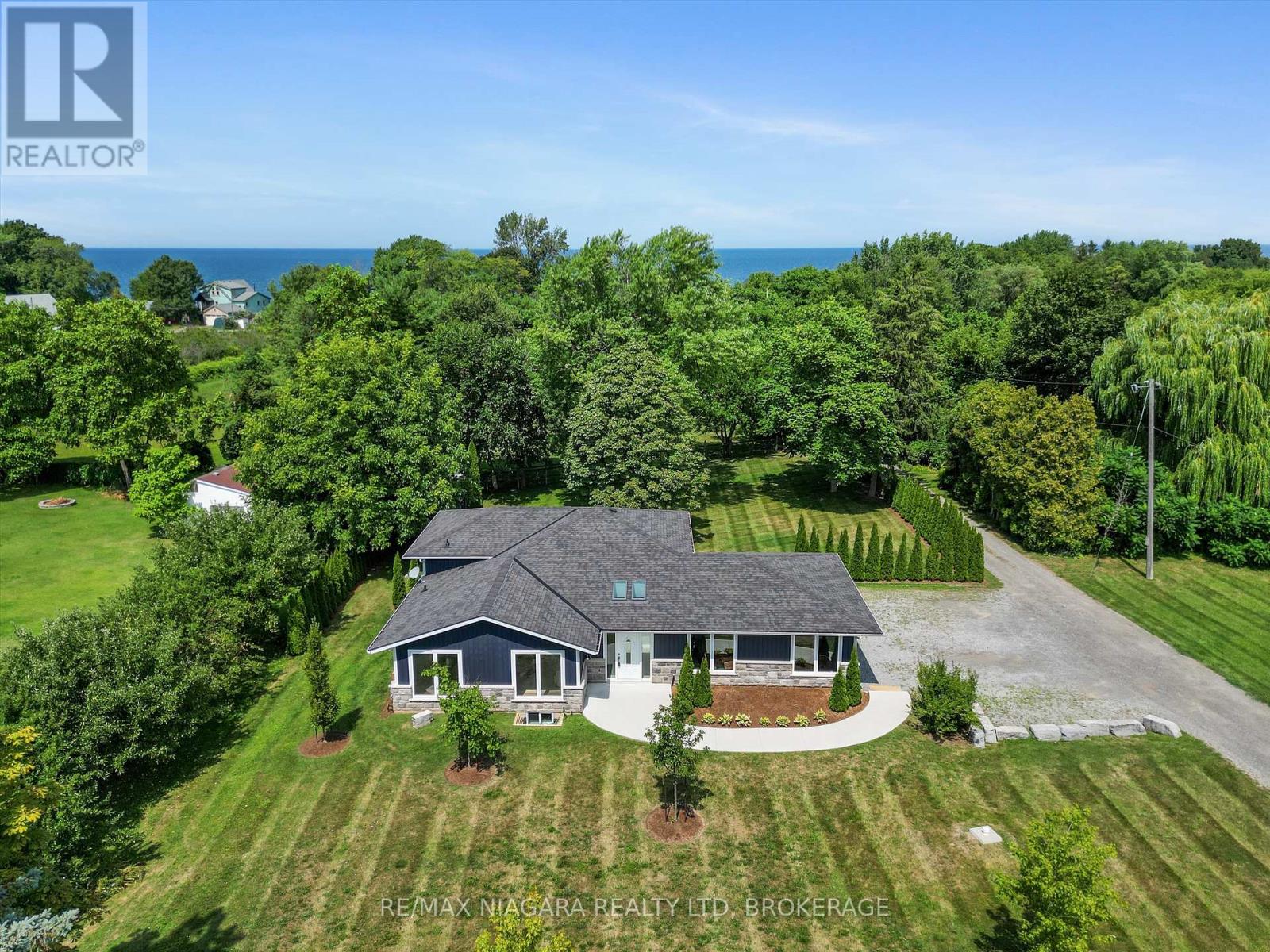 792 Lakeshore Road