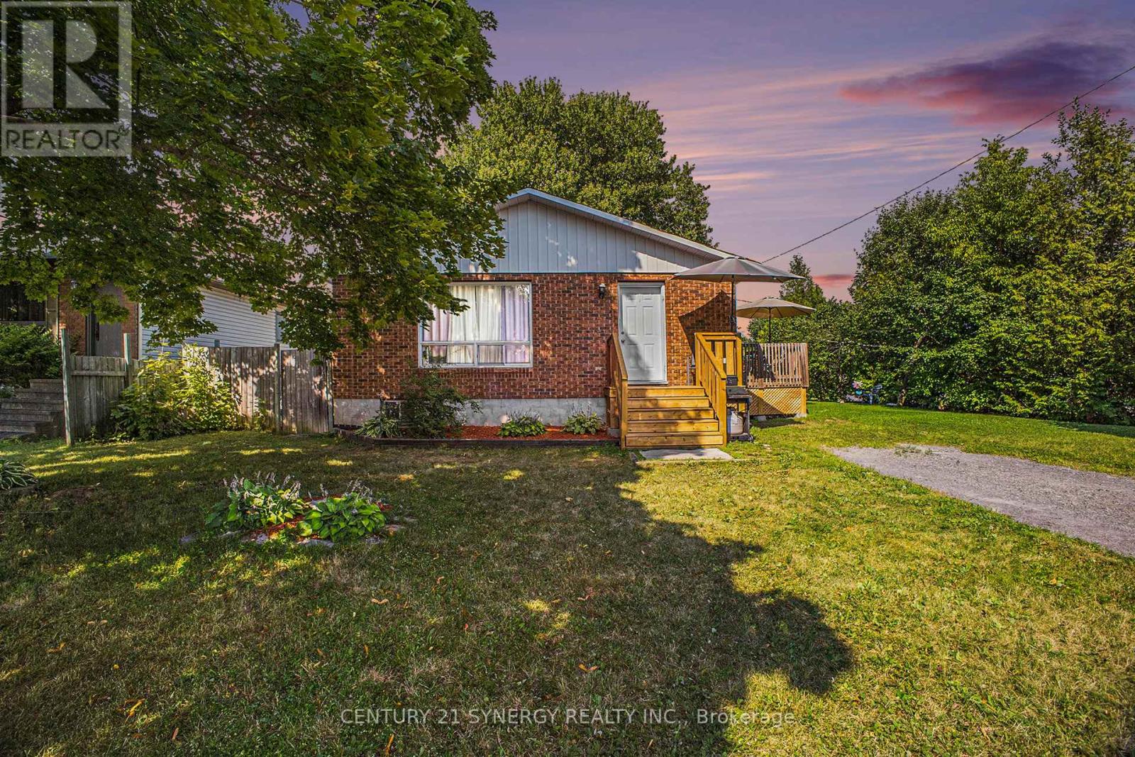 389 Thomas Street
