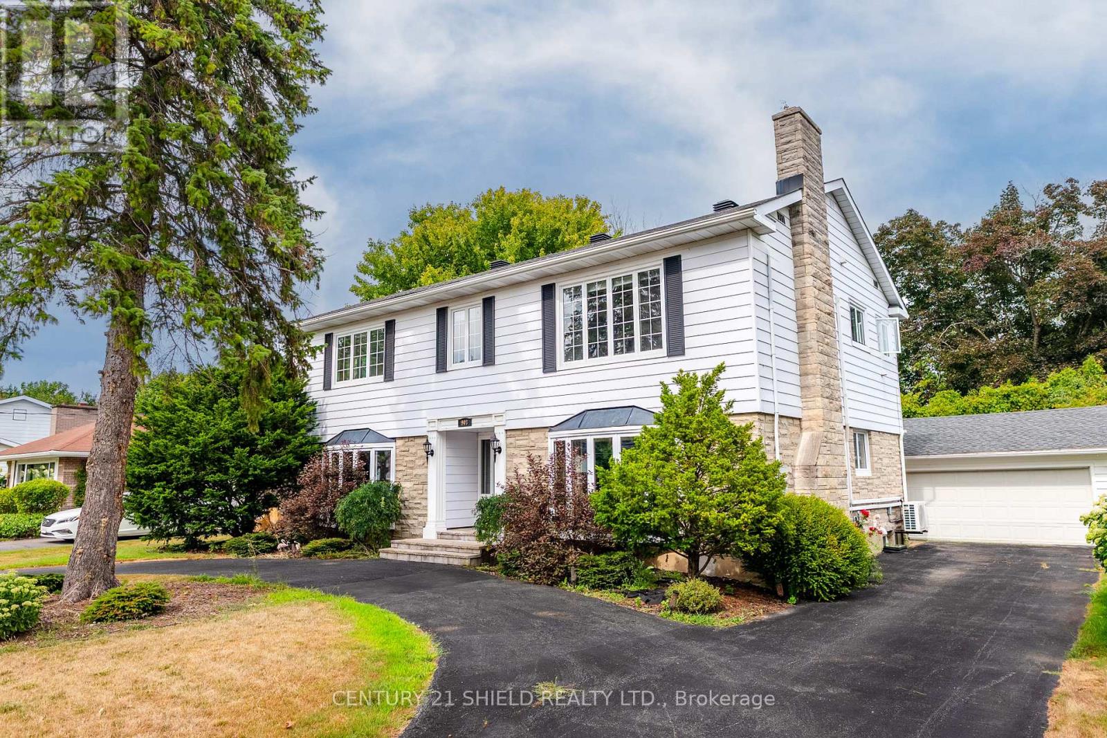 903 Riverdale Avenue