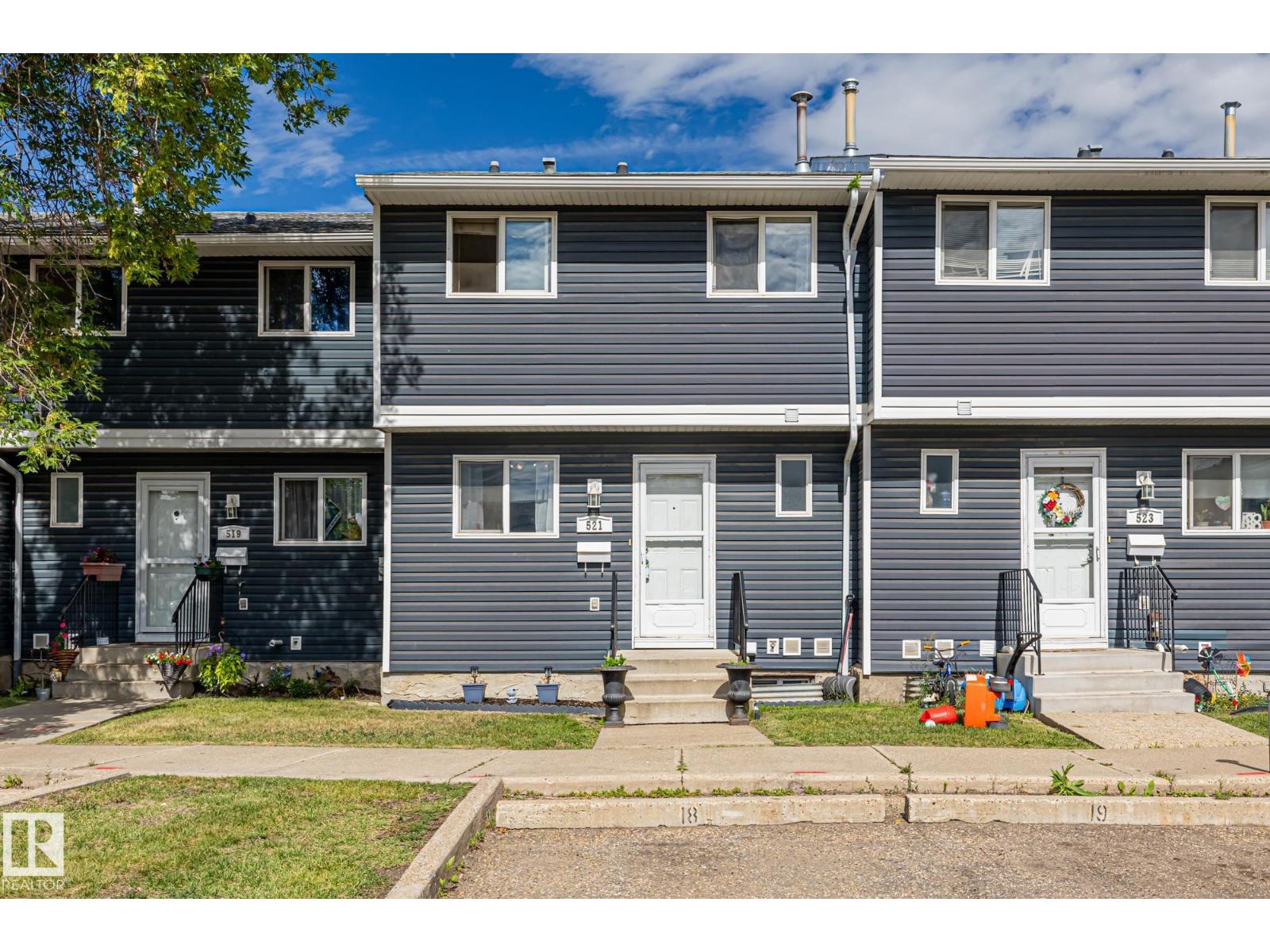 521 Dunluce Rd Nw