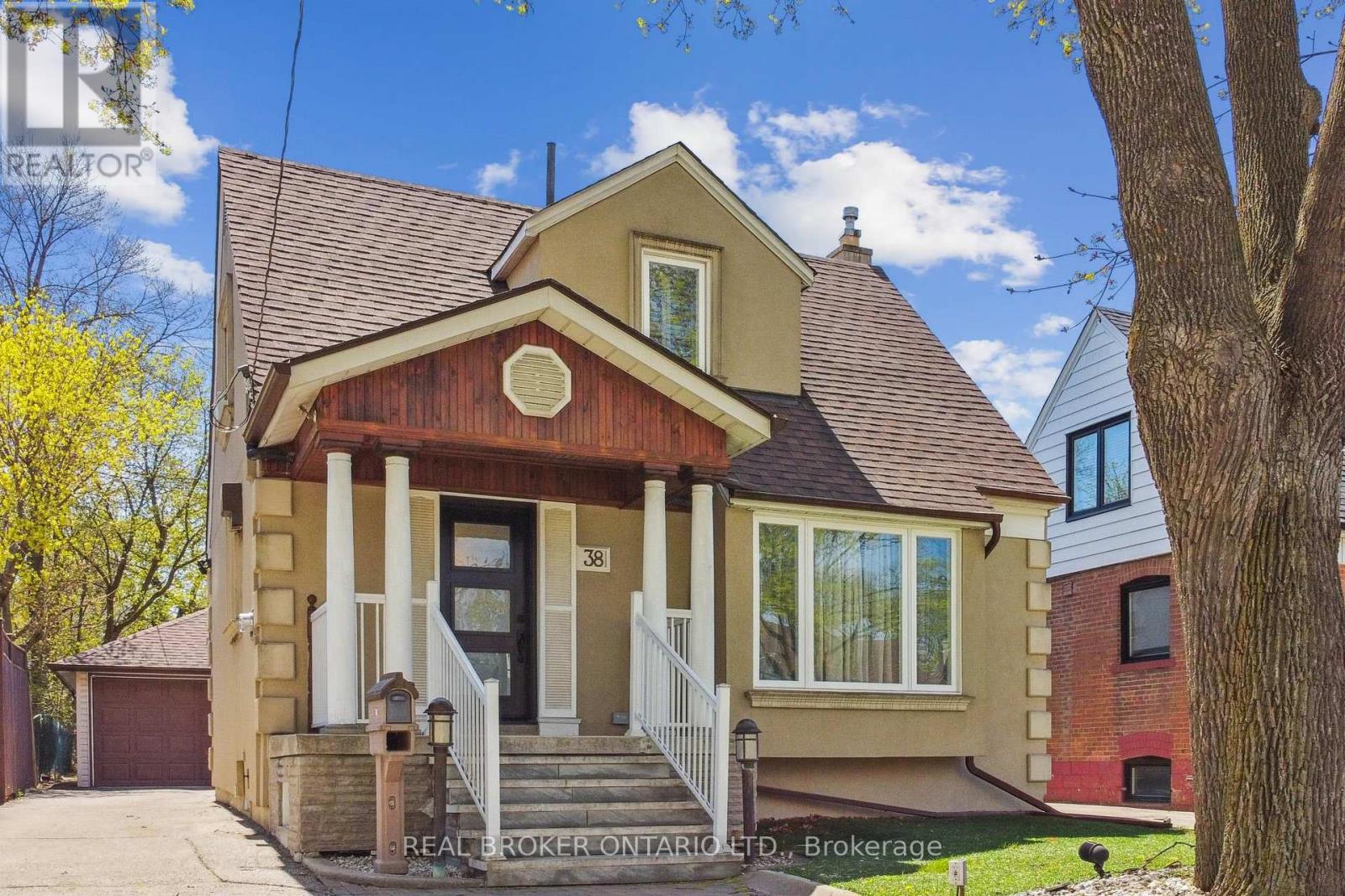 38 Riverview Heights