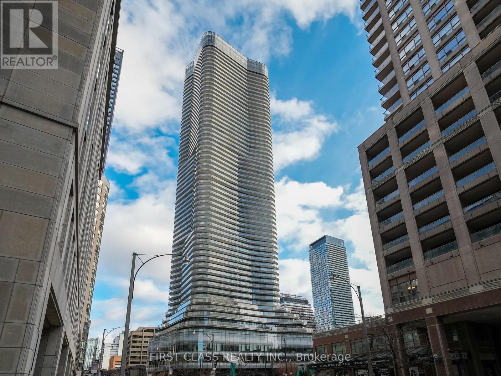 1404 11 Wellesley Street W