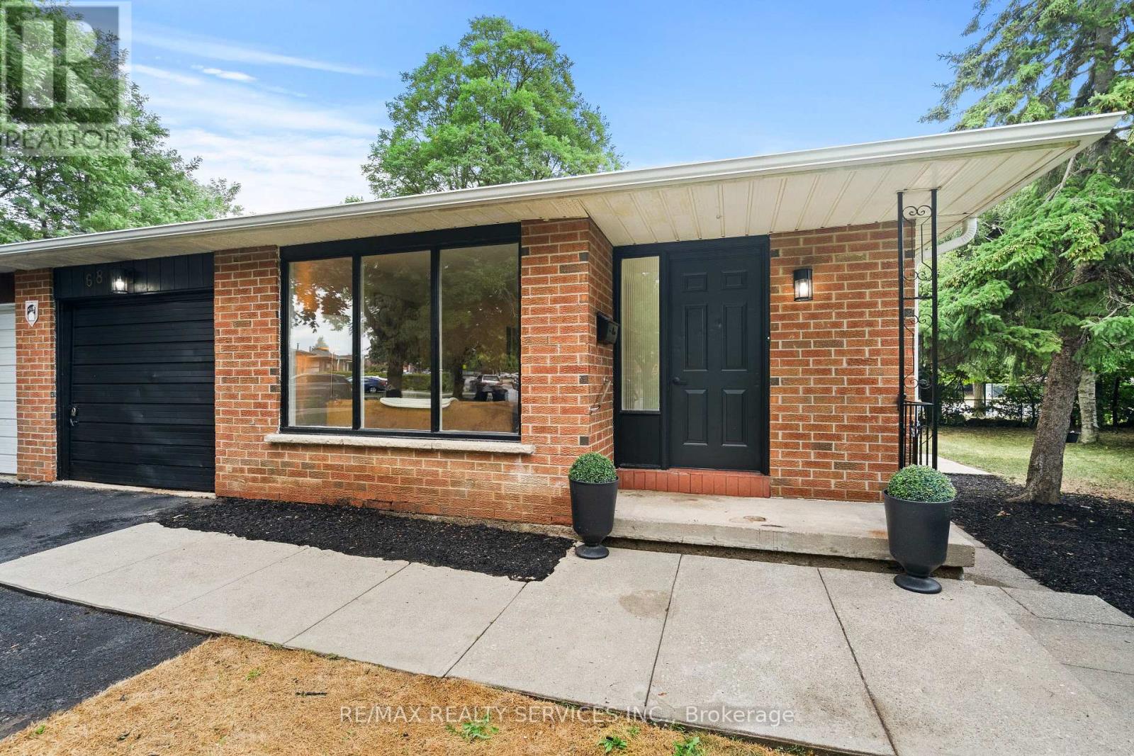 68 Montjoy Crescent