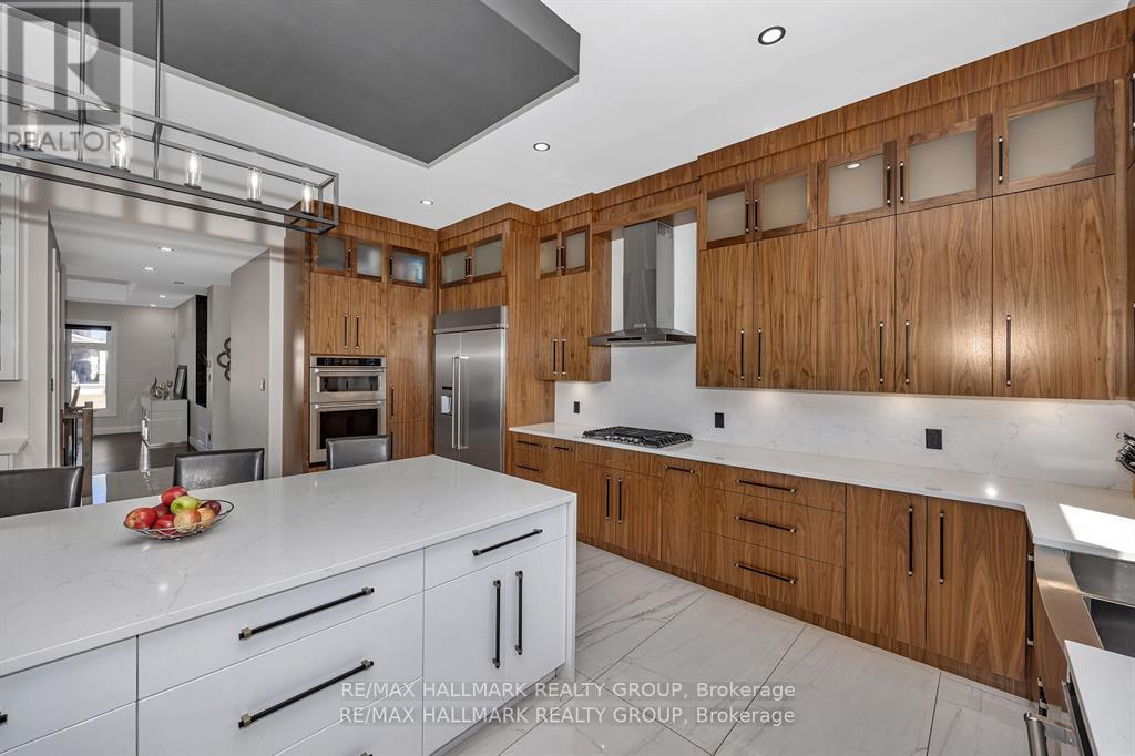 595 Shoreway Drive