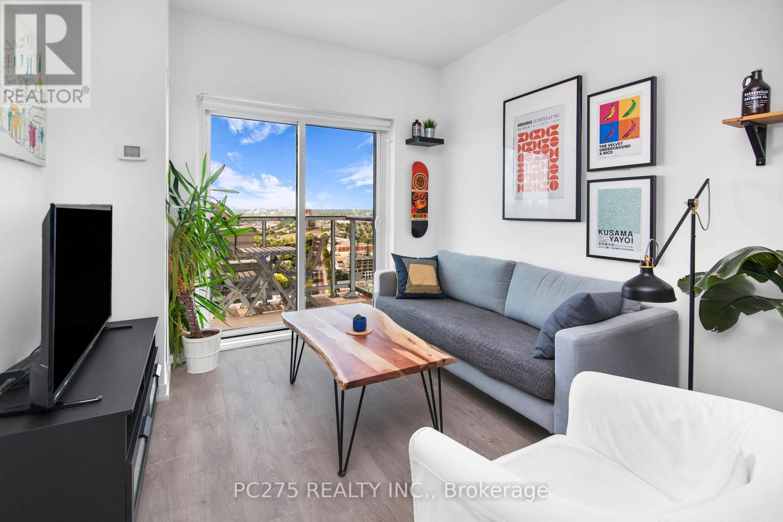 2708 1410 Dupont Street