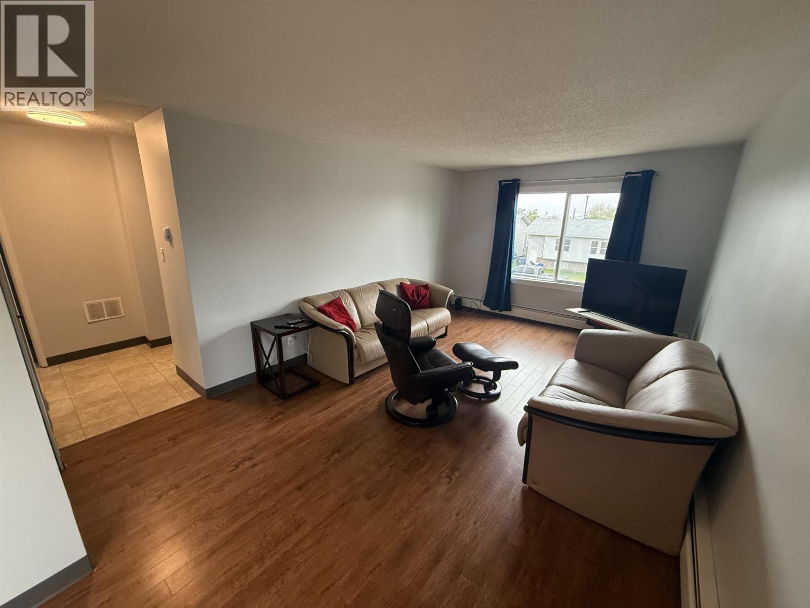 210 10216 102 Avenue