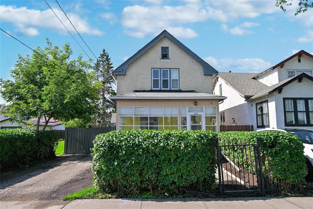 286 Aberdeen Avenue