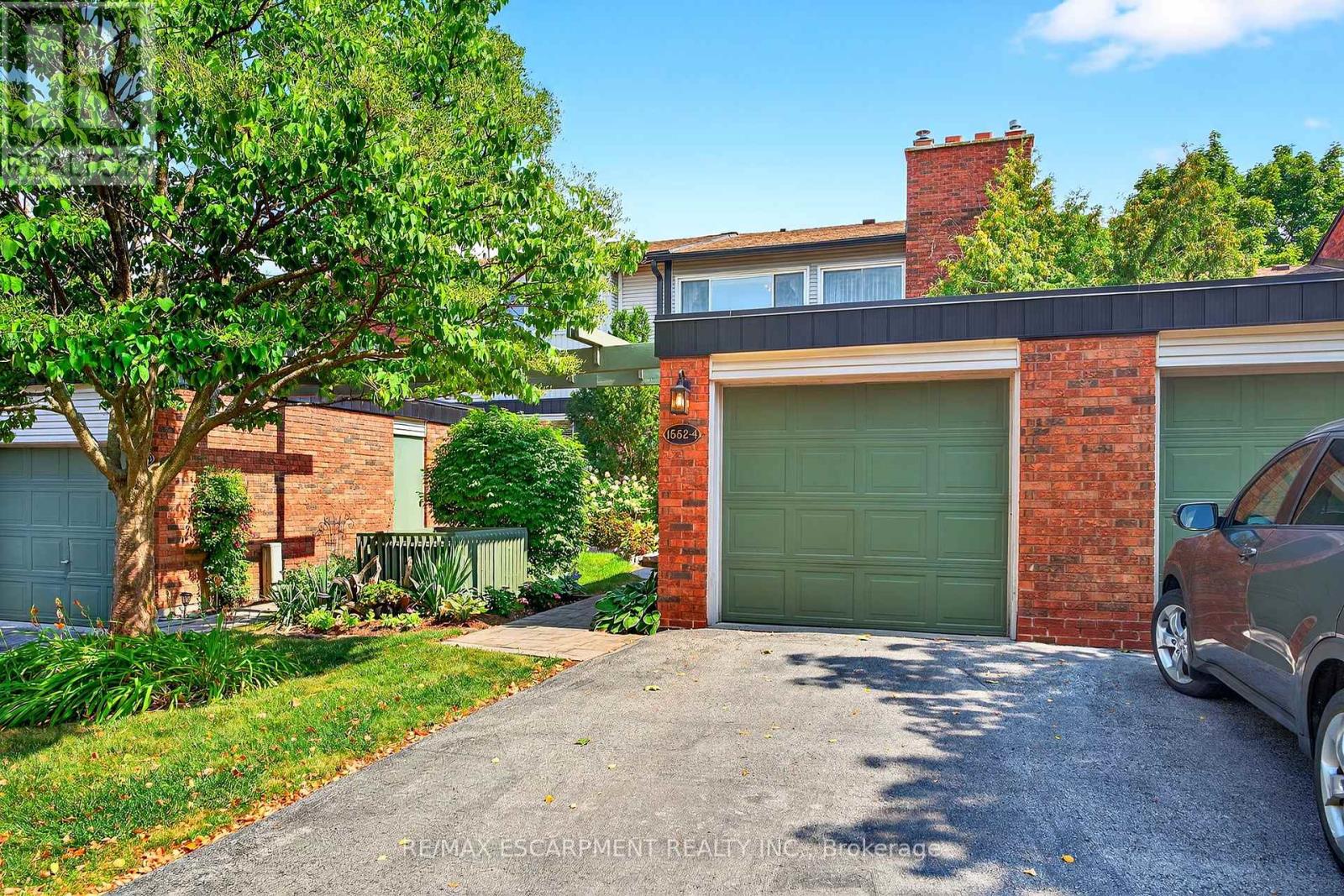 4 1552 Kerns Road
