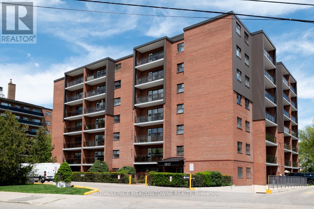 405 1017 Seneca Avenue