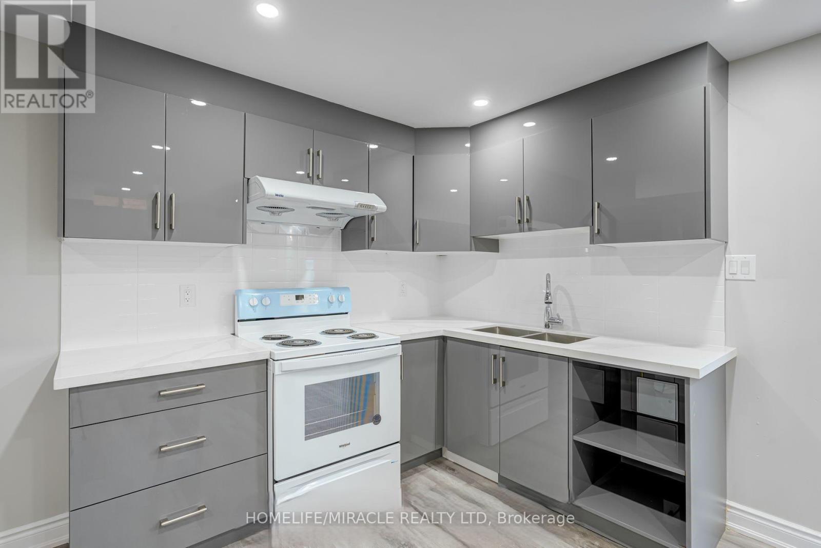 Legal Bsmt 190 Fandango Drive