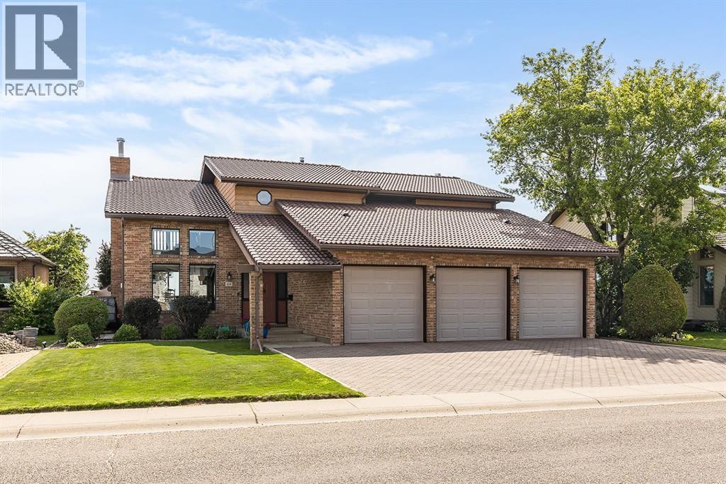 614 Ross Glen Drive Se