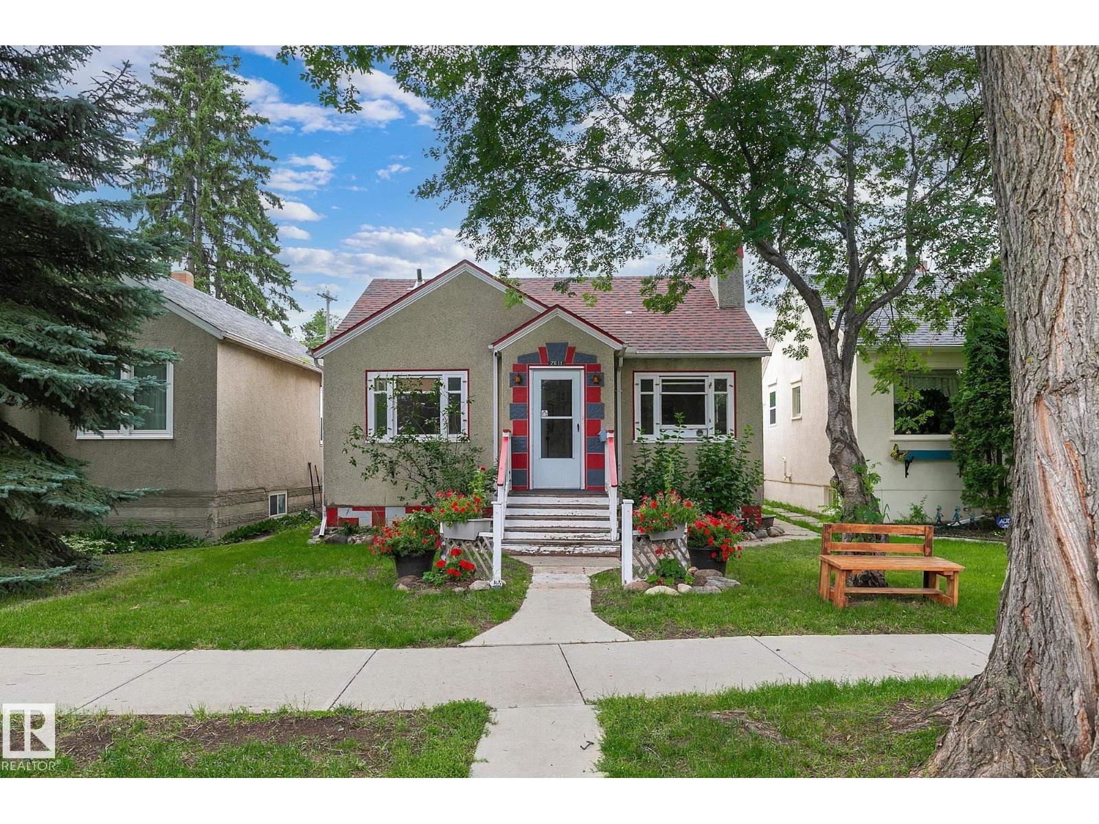 7611 112 S Av Nw