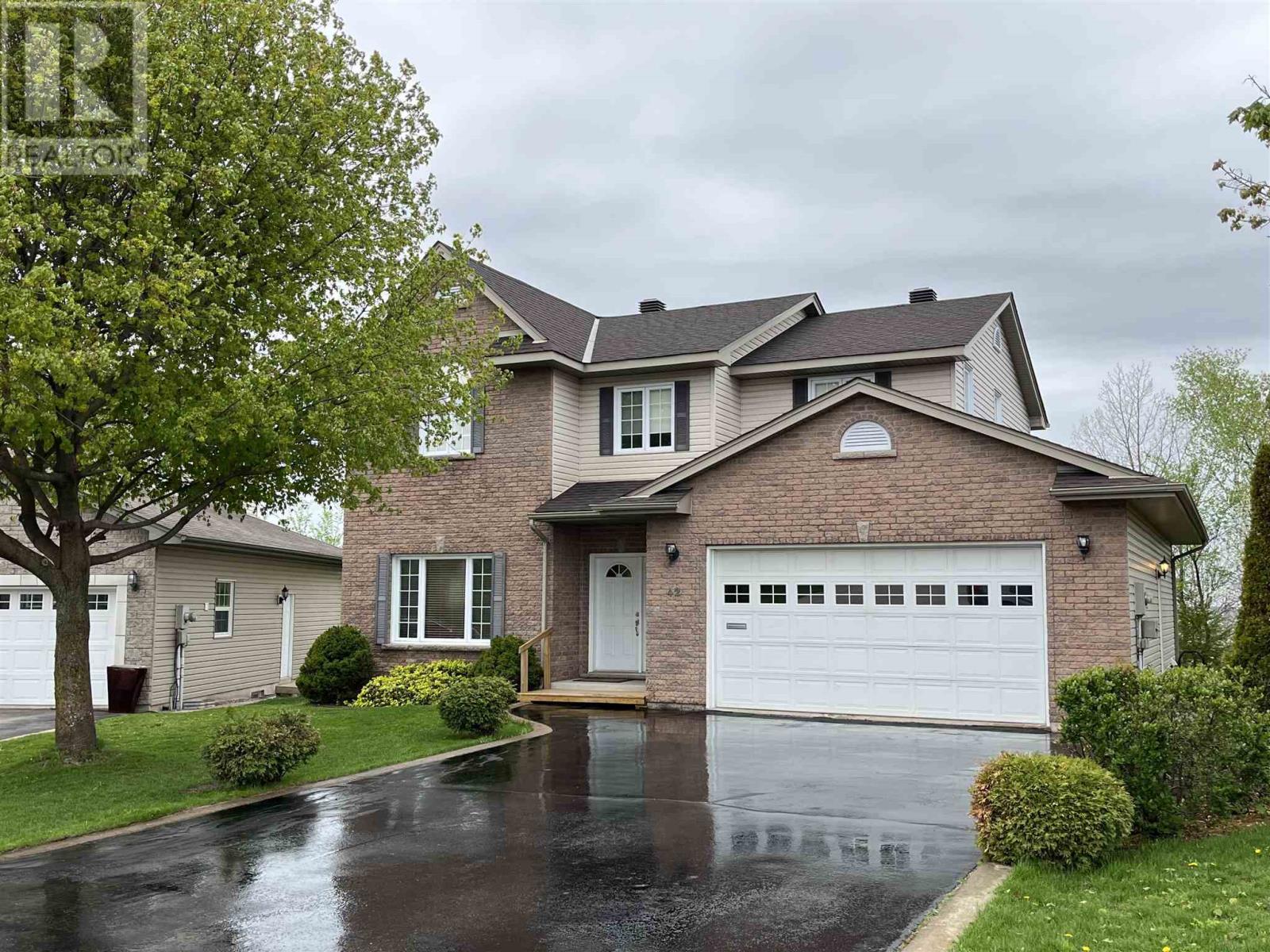 42 Cody Point Ct
