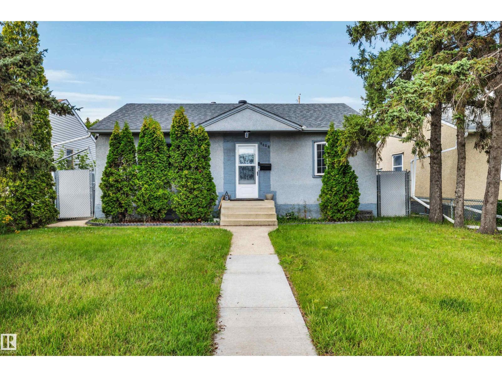 9628 63 Av Nw