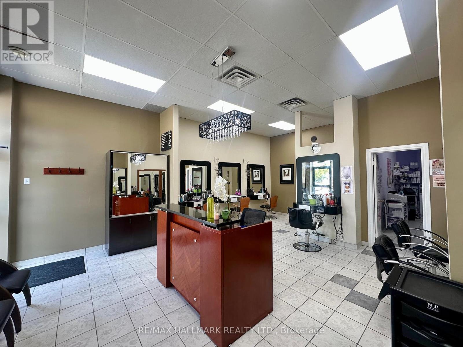 3 15461 Yonge Street
