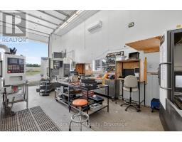 Kitchen - 8870 County 93 Road, Midland, ON L4R4K4 Photo 2