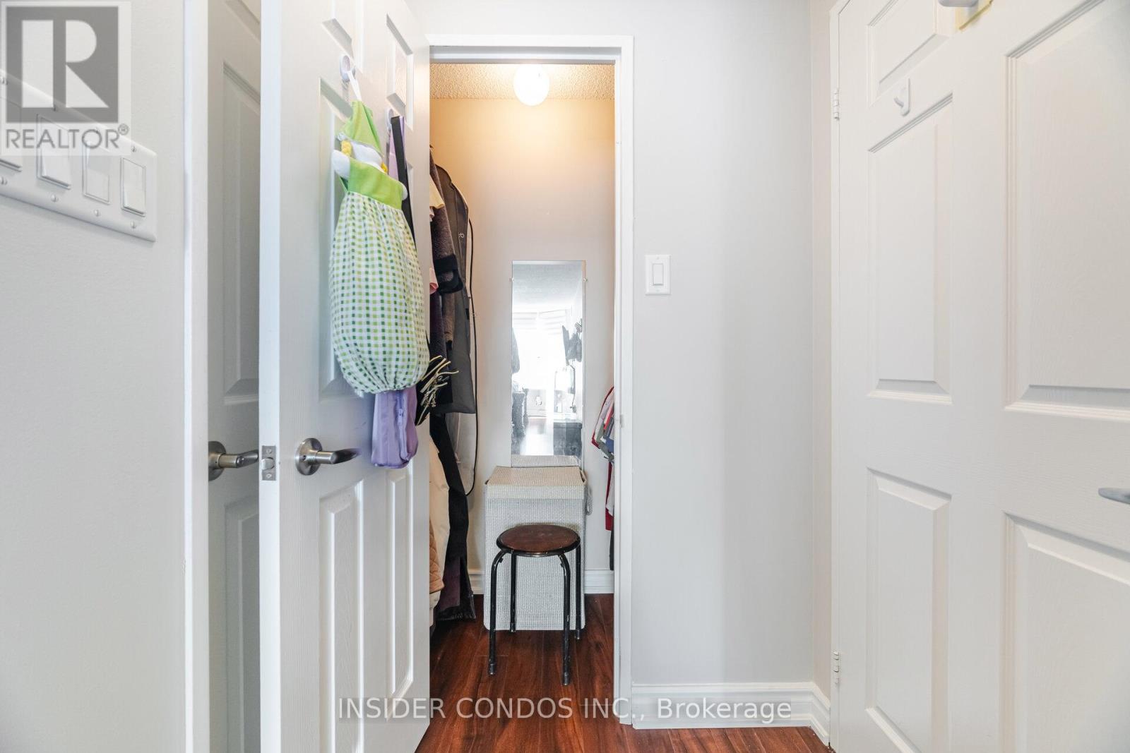 1402 350 Rathburn Road
