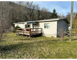 Primary Bedroom - 48835 Highline Road Fraser Canyon, Boston Bar, BC V0K1C0 Photo 5