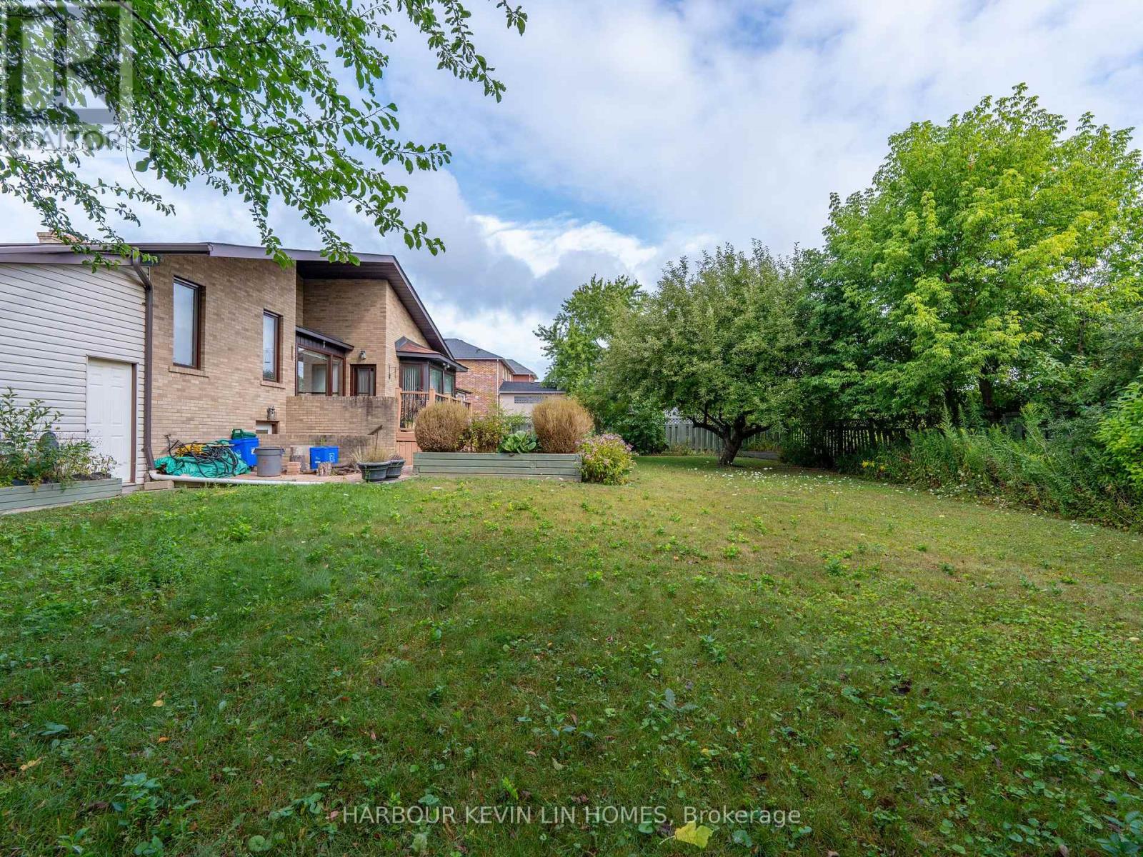 101 Leyburn Avenue