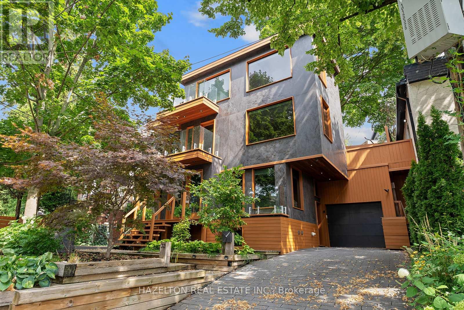 32 Regal Road
