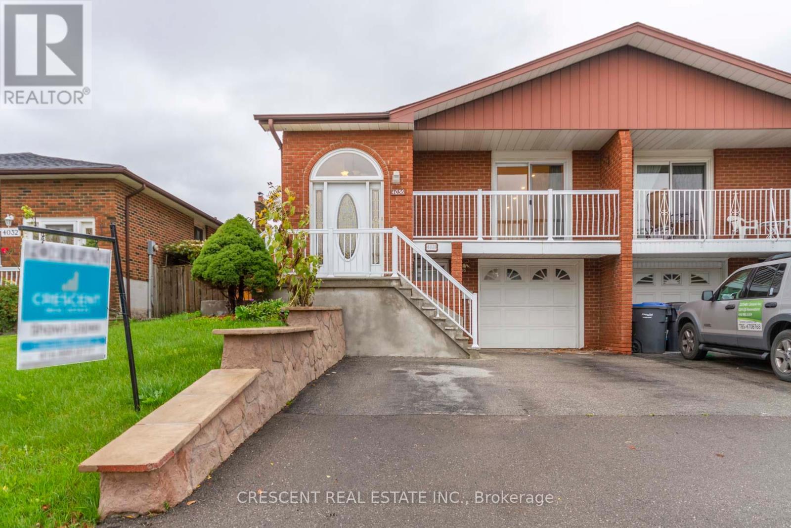Upper 4036 Dunmow Crescent