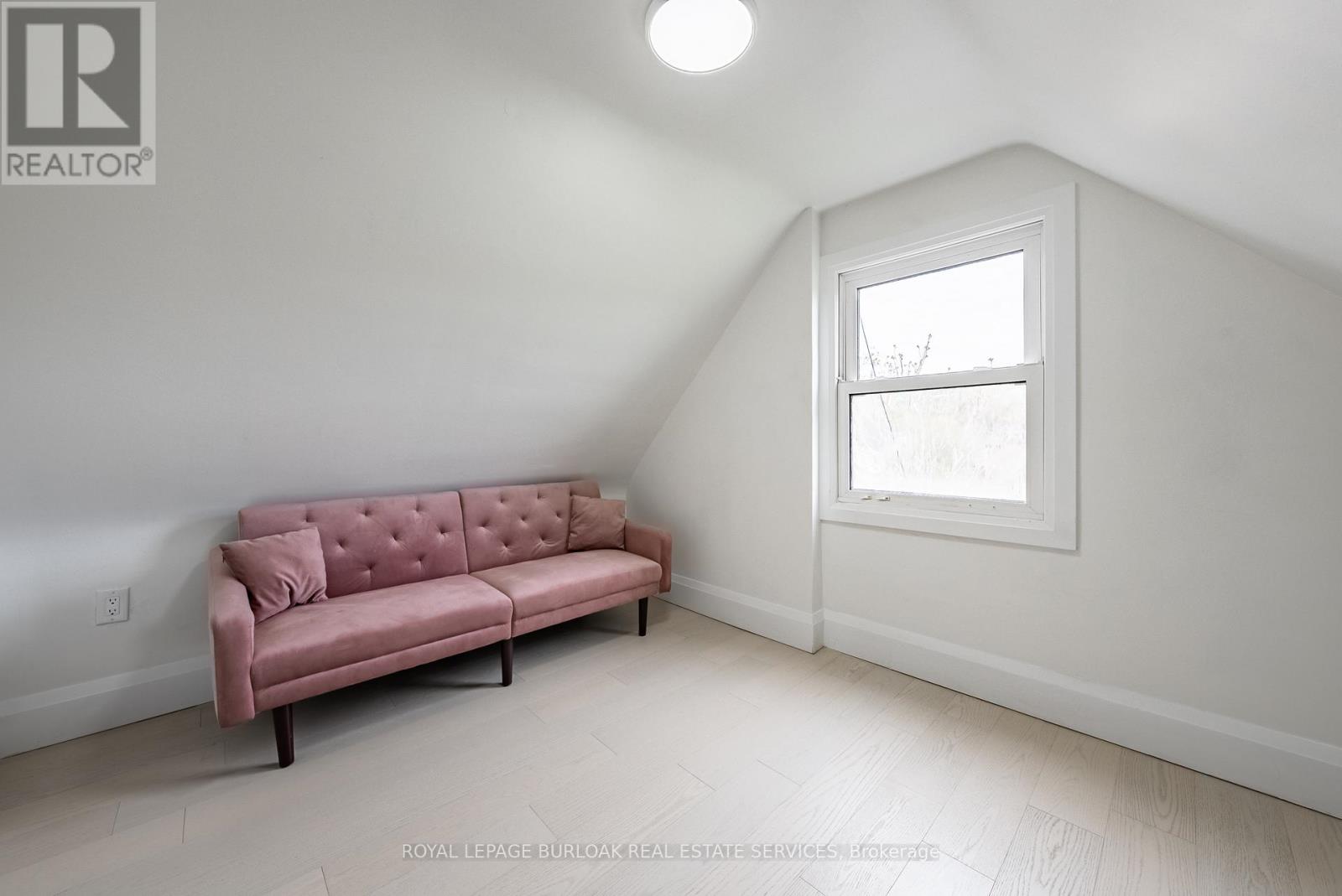 302 Dunsmure Road