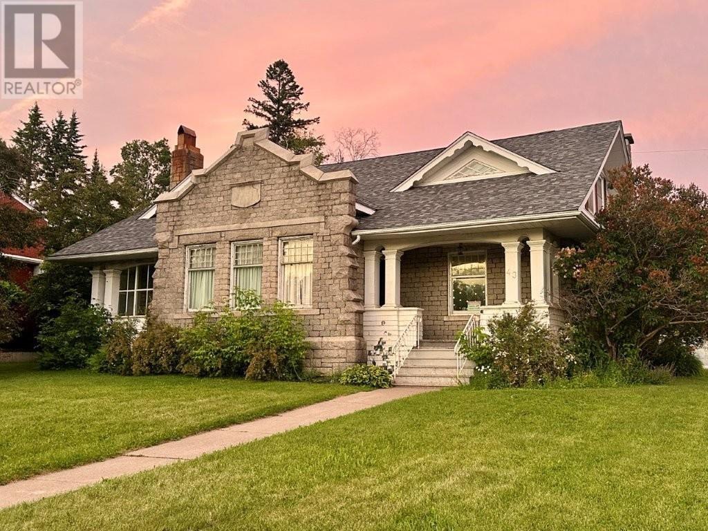 43 Summit Ave