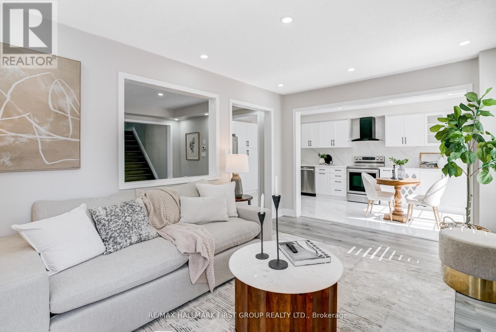35 Elliottglen Drive