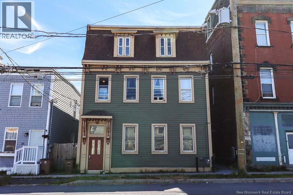 28 Douglas Avenue