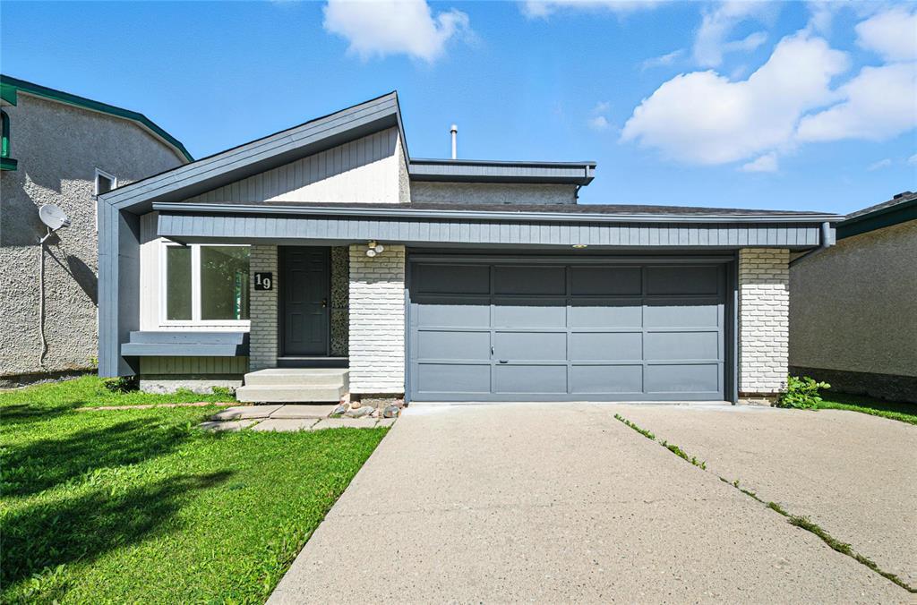 19 Queensbury Bay
