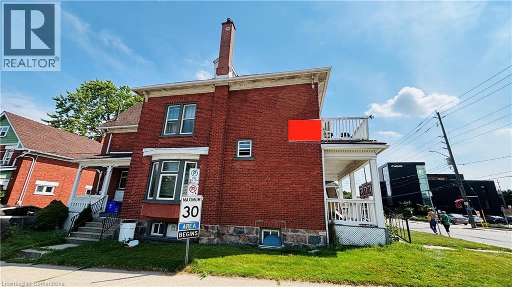 30 Regina Street N