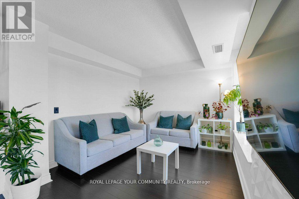 1009 1103 Leslie Street