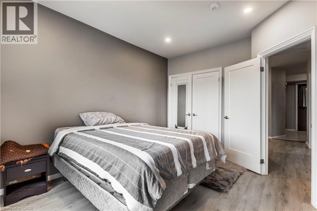 144 Wellington Street N Unit 2