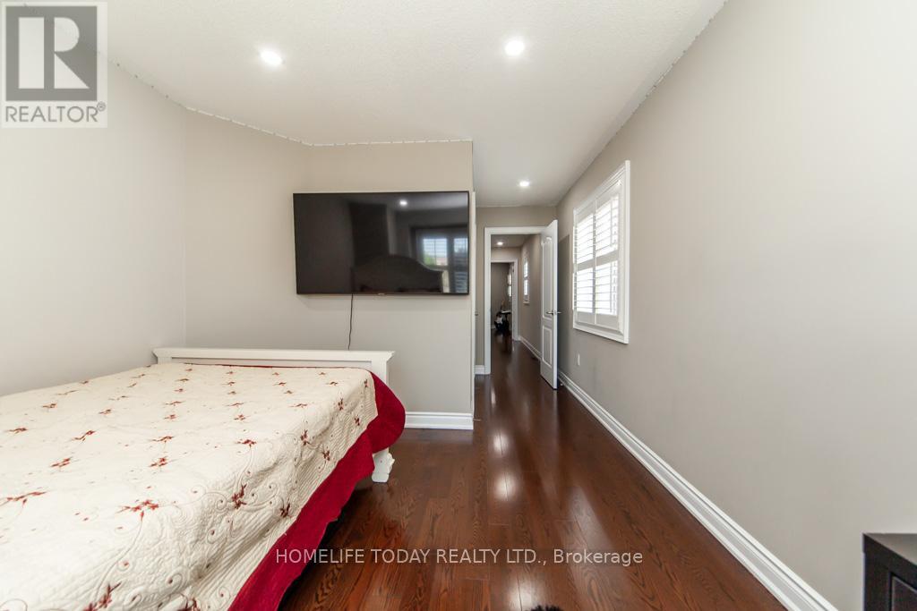 238 Wardlaw Place