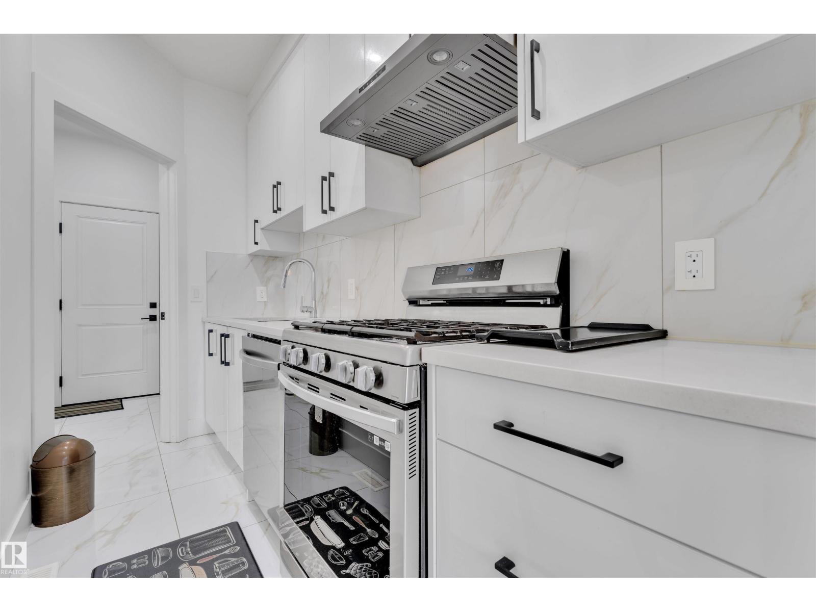 1924 164 St Sw